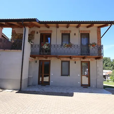 La Pepanella Couette-café Magnano (Piedmont)